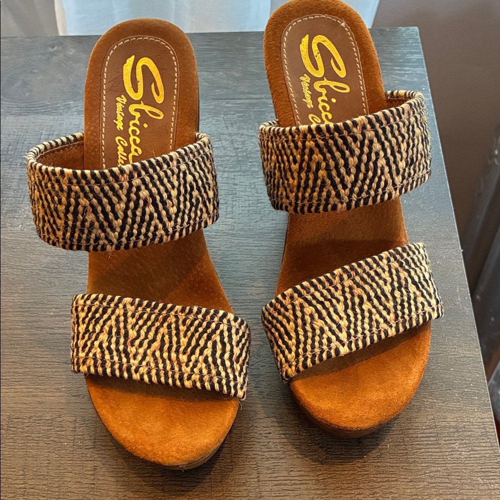 Sbicca Brown & Black Two-Strap Slide Mules